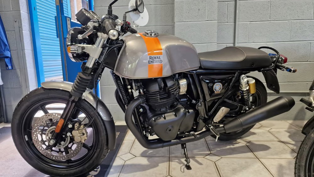 Royal Enfield Continental GT 650 - front/side